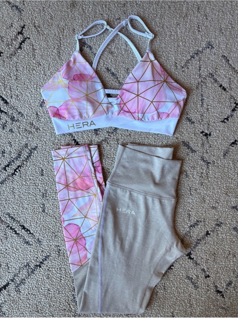 Hera NWOT  Set size small bra / leggings med